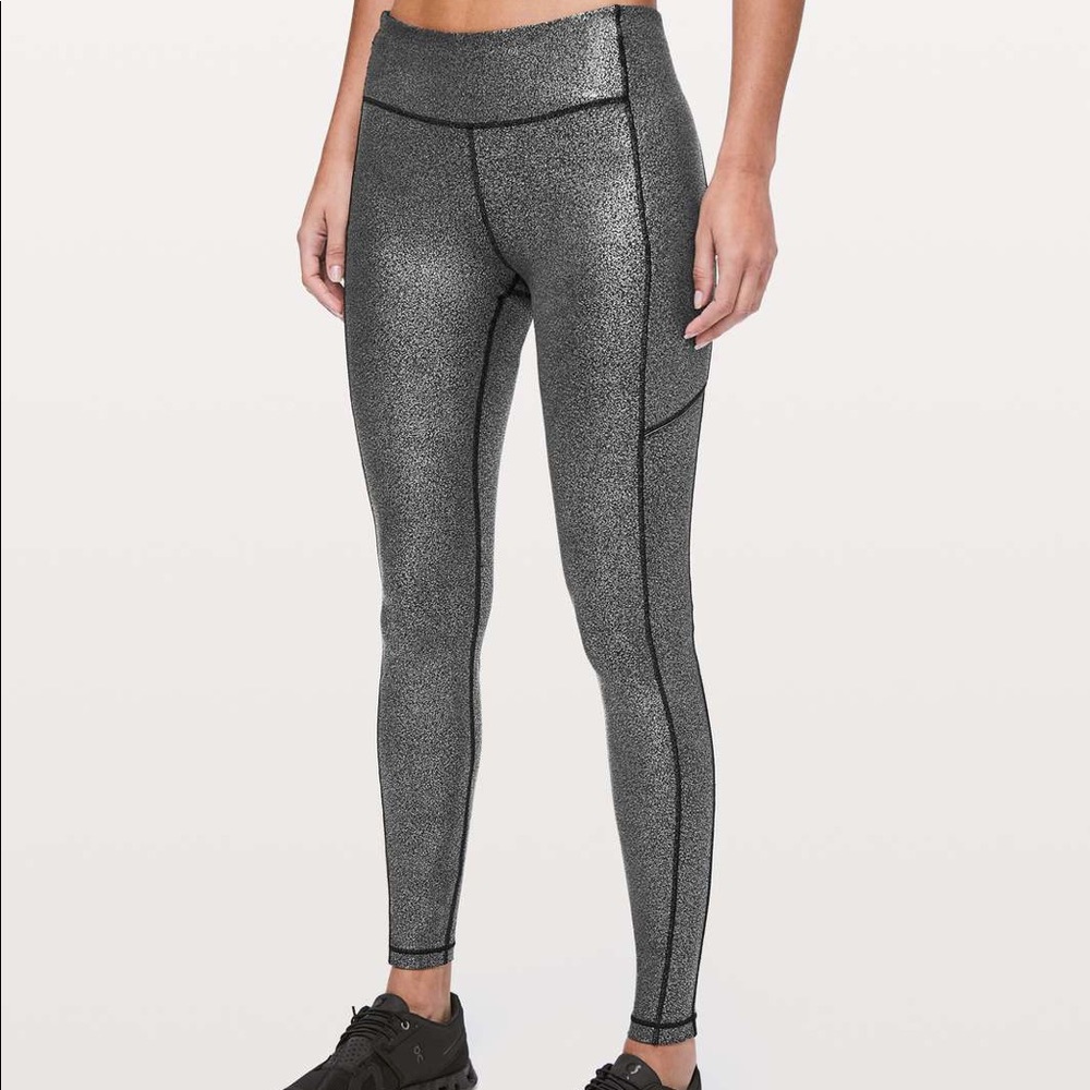 LULULEMON metallic leggings 🤍🖤